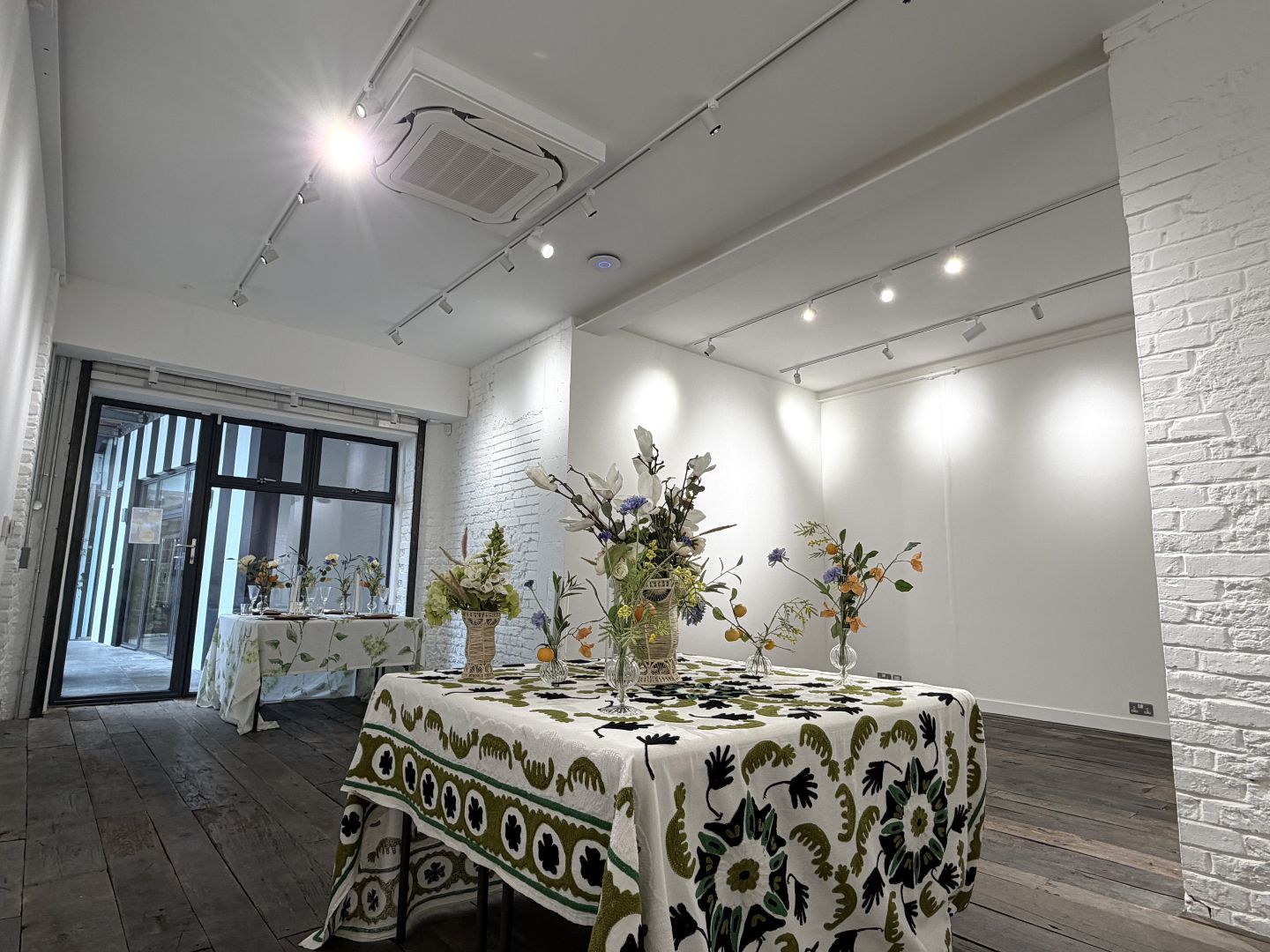 Showroom 027- 028